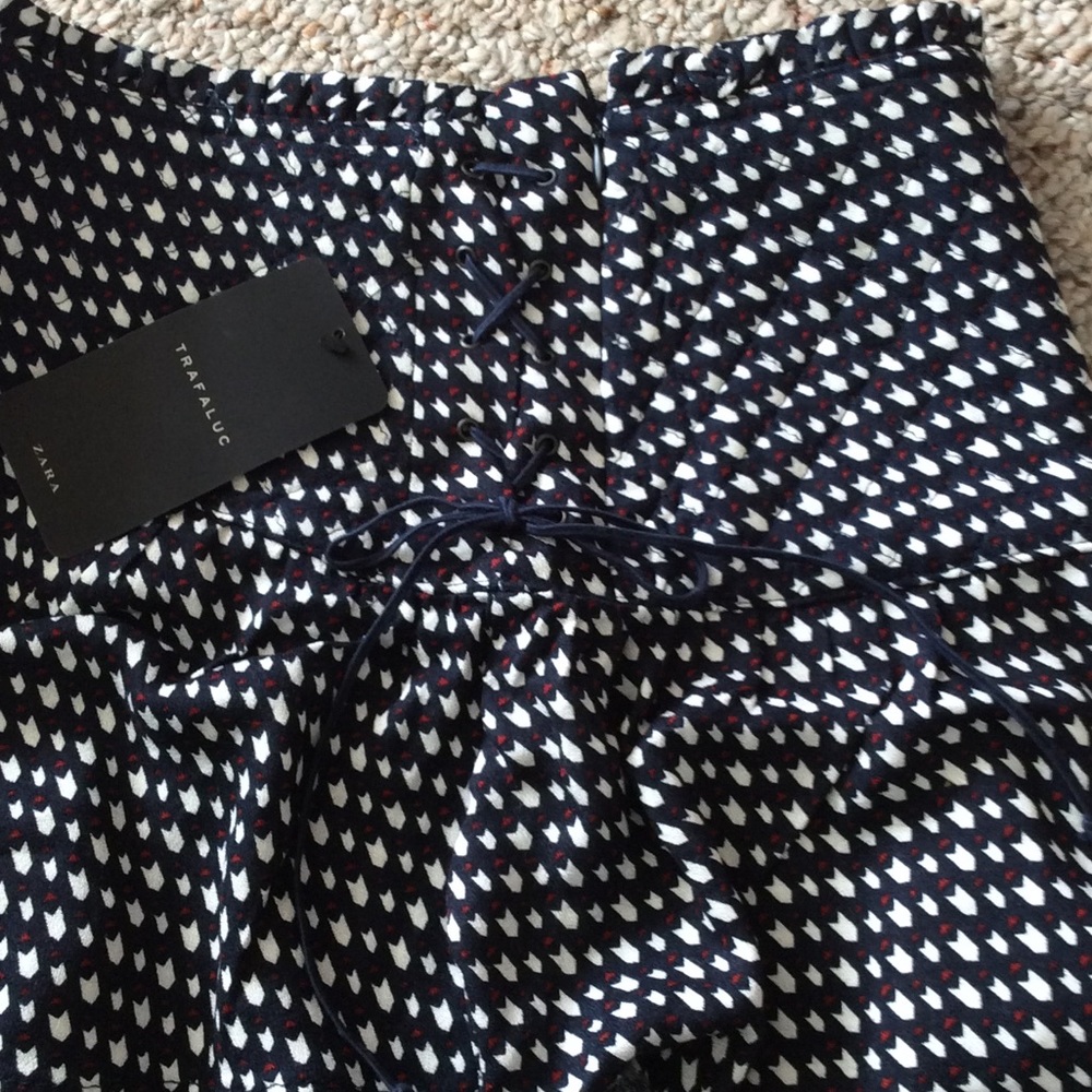 BNWT • Z A R A • ❤️ pattern side tie mini skirt - Picture 3 of 3
