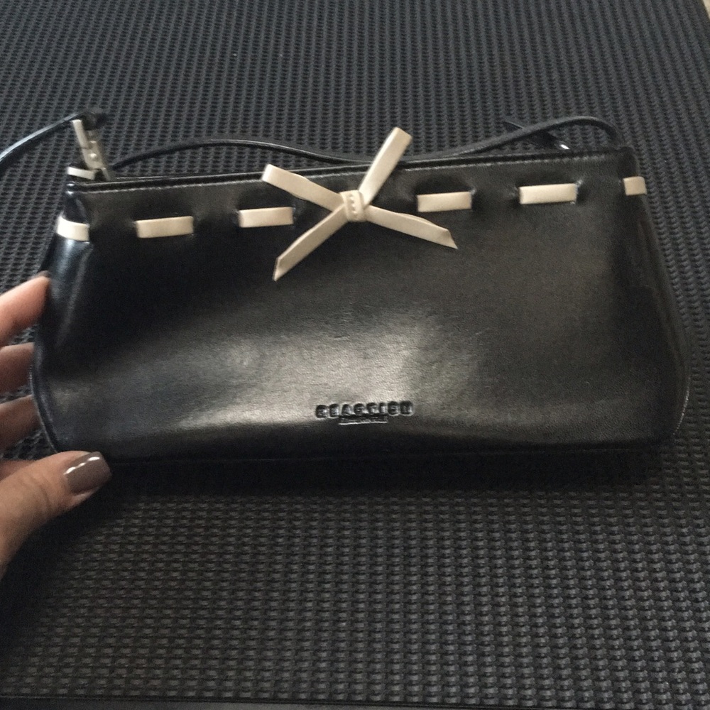 Cute Kenneth Cole purse