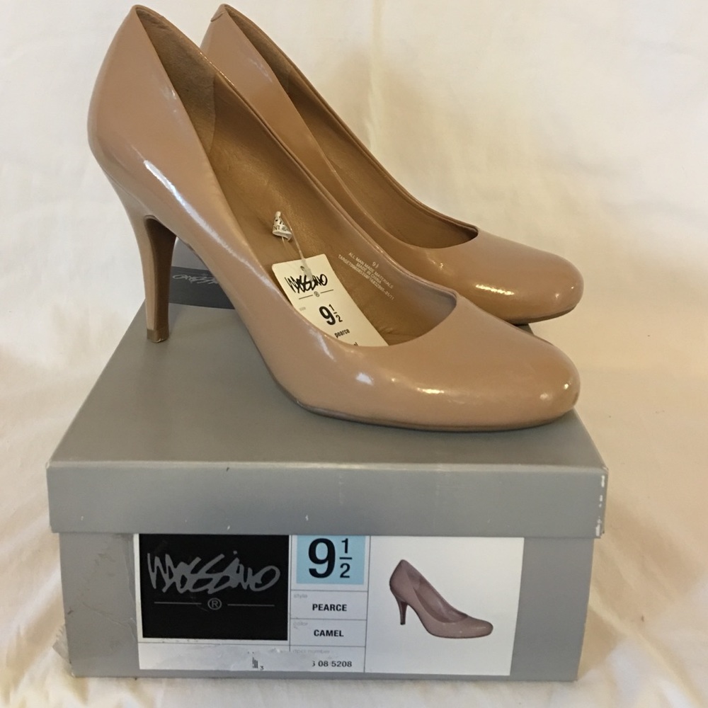 NWT Mossimo Nude Pumps Size 9.5