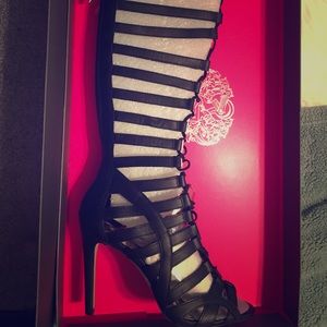 Vince Camuto gladiator shoes size 7