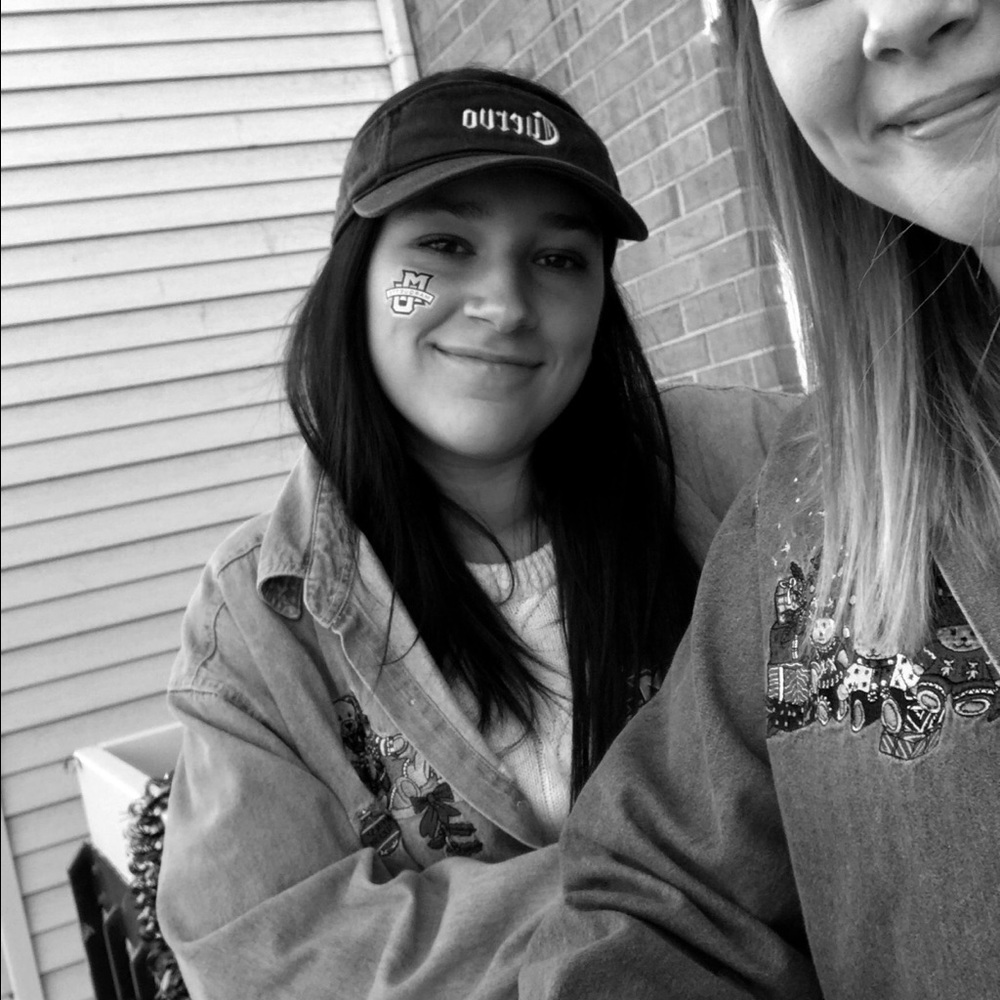 Meet your Posher, Sabina