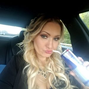 Meet your Posher, Elwira