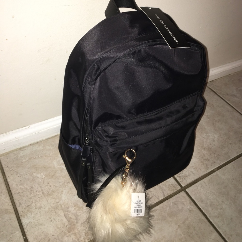 ⚫️⚫️ BLACK BACKPACK ⚫️⚫️ - Picture 2 of 6