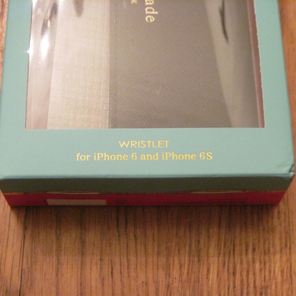 DELETING TODAY KS Cedar Street iPhone Wristlet - Picture 5 of 6