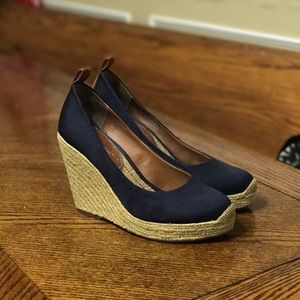 BCBGeneration Black Wedges