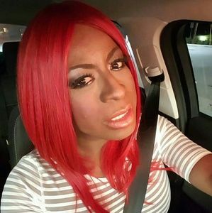 Meet your Posher, Azra