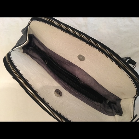 Hand Bag - Picture 4 of 4