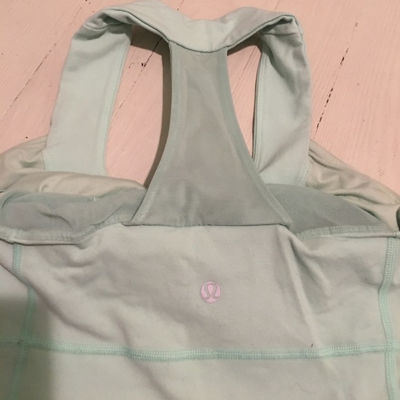 Lululemon tank size 6 - Picture 3 of 3