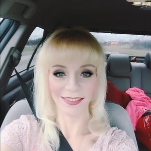 Meet your Posher, Deborah