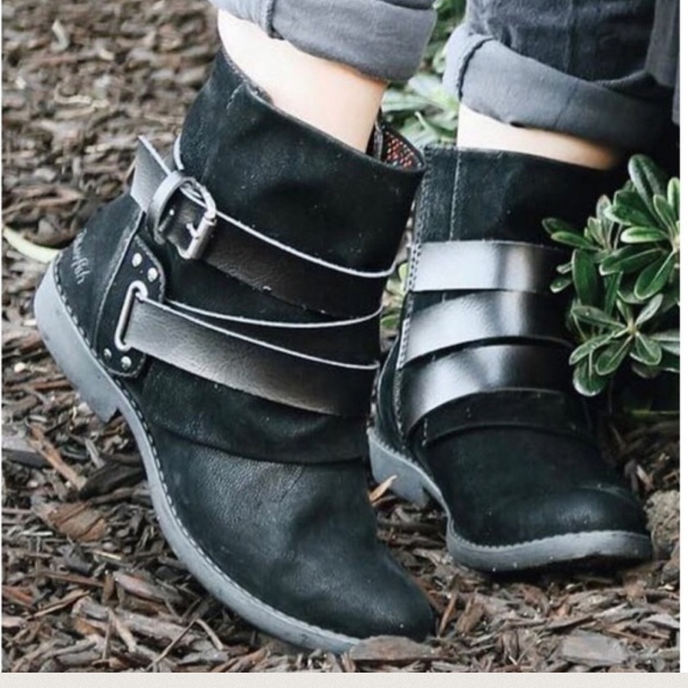 NIB Mate Buckle Fold Over Ankle Combat Boots - Picture 2 of 4