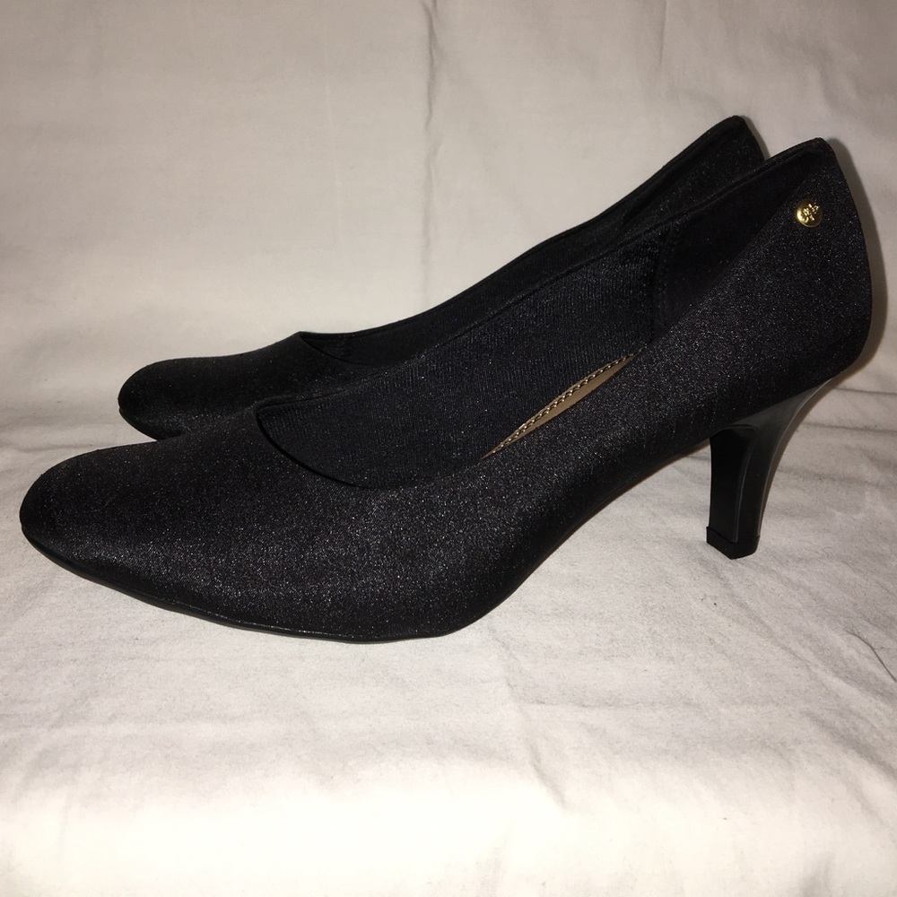 Life Stride Black Satin Pumps Size 10