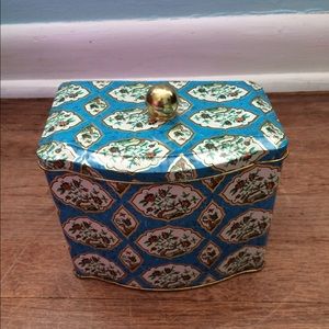 Vintage Floral Tin