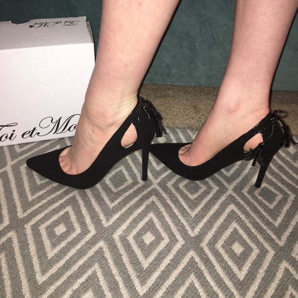 Brand new in box Toi Et Moi black heels w tassels