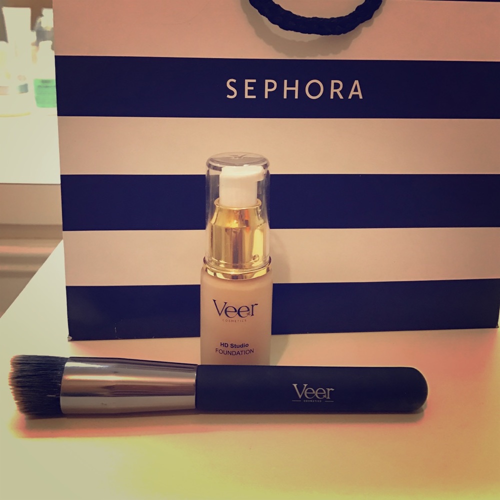 Veer foundation and foundation brush
