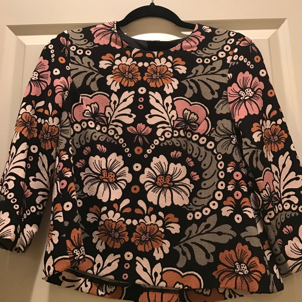 Long sleeve floral top