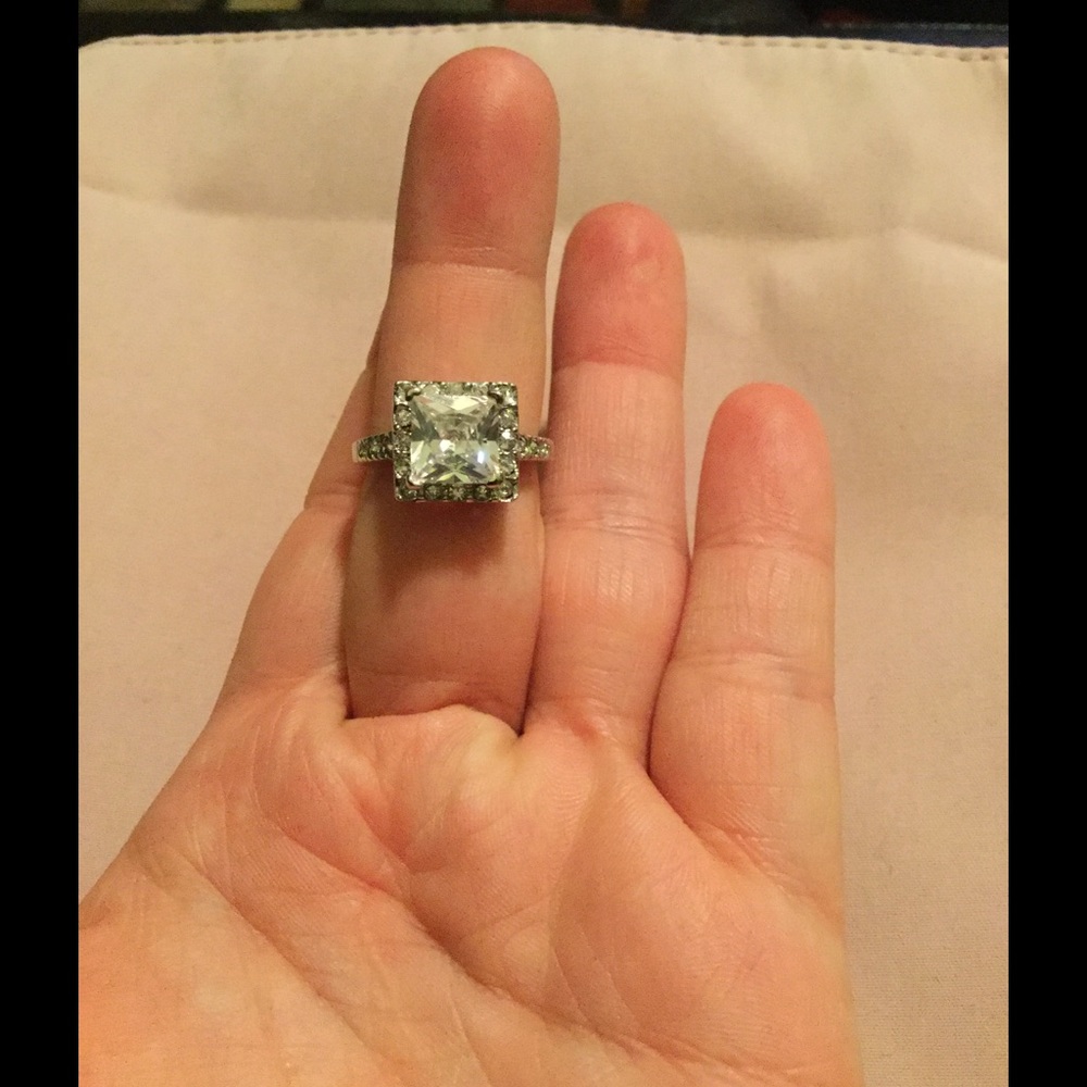 Fashion diamond ring