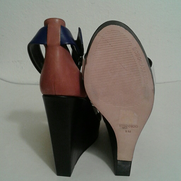 BCBGMAXAZRIA SANDALS BY VERO CUOIO - Picture 3 of 4