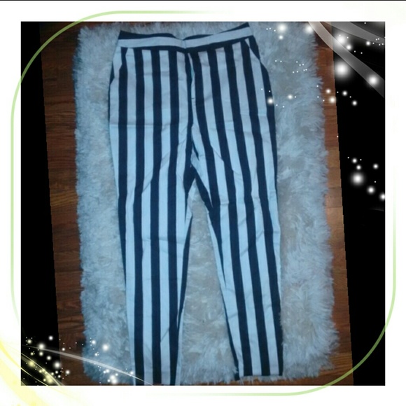 NWT Beetlejuic Pinstripe Skinny Trouser Ankle Pant - Picture 2 of 6