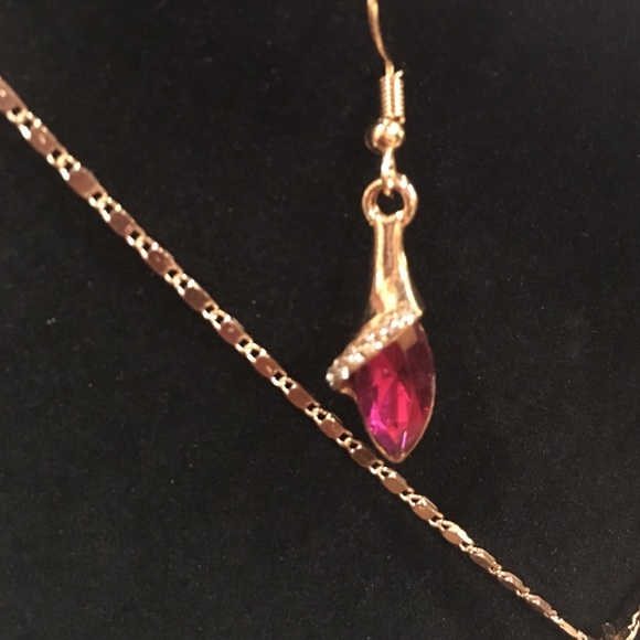 ⭐️⭐️⭐️⭐️🌟 Pink Austrian Crystals - Picture 2 of 4