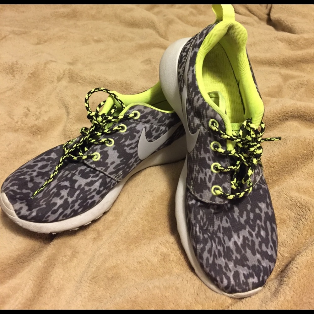 Nike roshe 6.5!