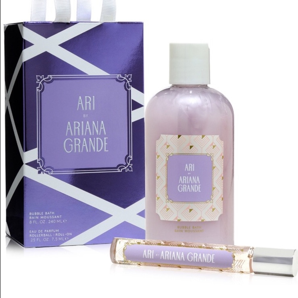 Ari by Ariana Grande Set Bubble Bath & Perfume