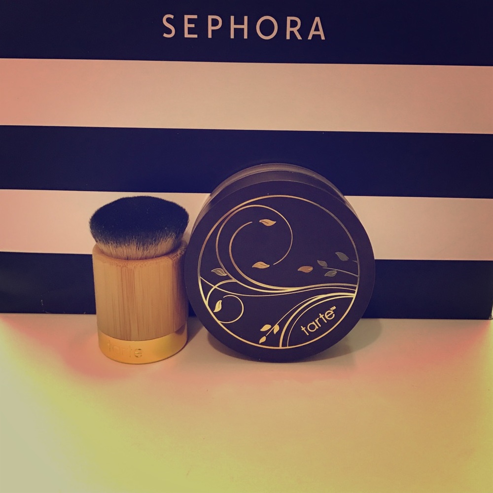 Tarte Amazonian Clay Airbrush foundation/ kabuki