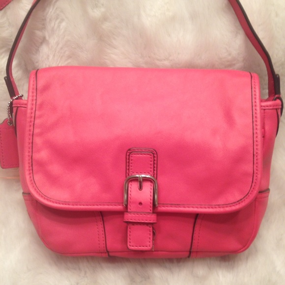 Coach Handbags - PRICE FIRM LIKE NEW COACH Hadley Bag