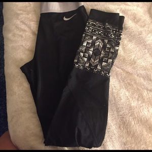 Black Nike pro leggings with design