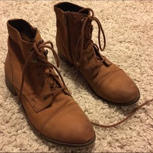 Steve Madden Shoes - Steve Madden Lace Up Ankle Boots Steve Madden Shoes - Steve Madden Lace Up Ankle Boots