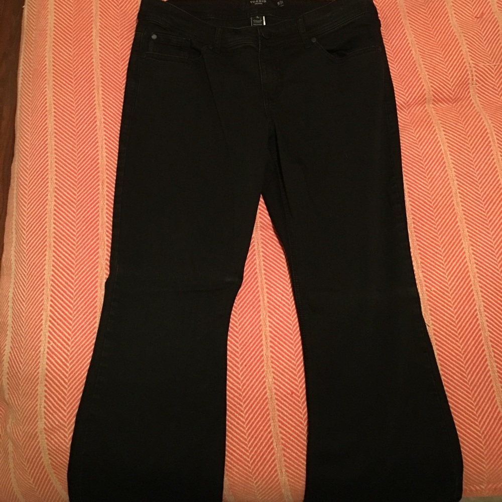 TORRID BLACK SKINNY JEANS!