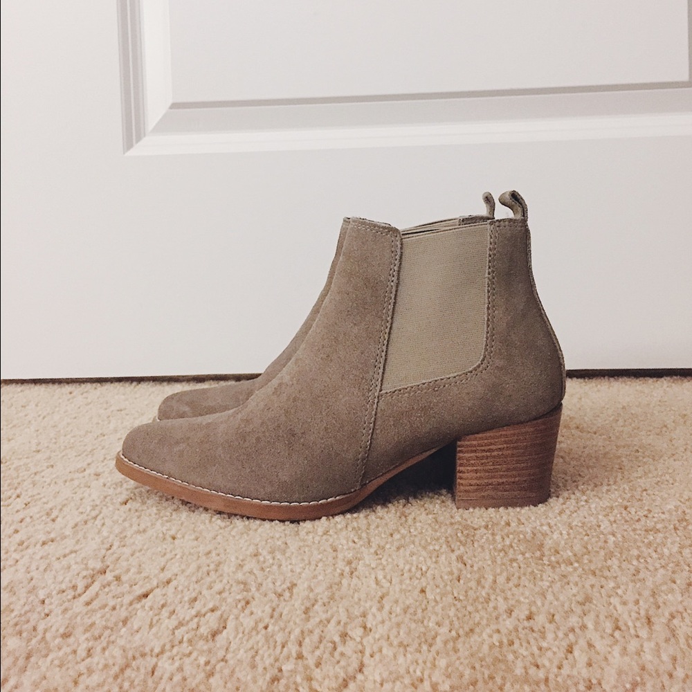 🎵CLASSIC🎵 Kenneth Cole Sienna Suede Ankle Boots