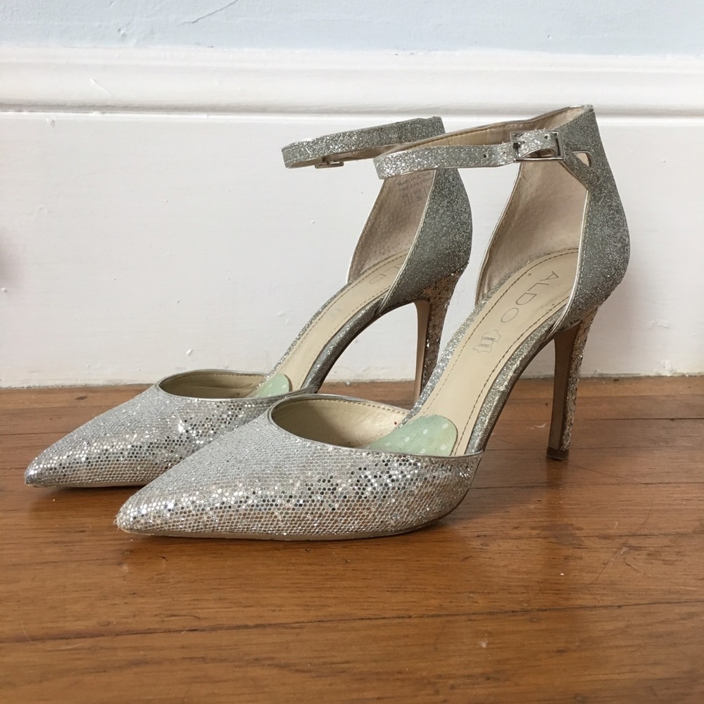Aldo Silver Sparkly Pointed Toe Heels - Picture 1 of 7