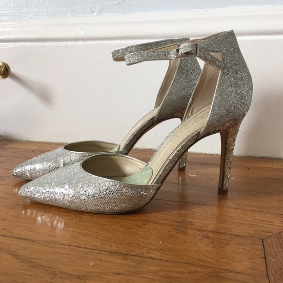 Aldo Silver Sparkly Pointed Toe Heels - Picture 2 of 7