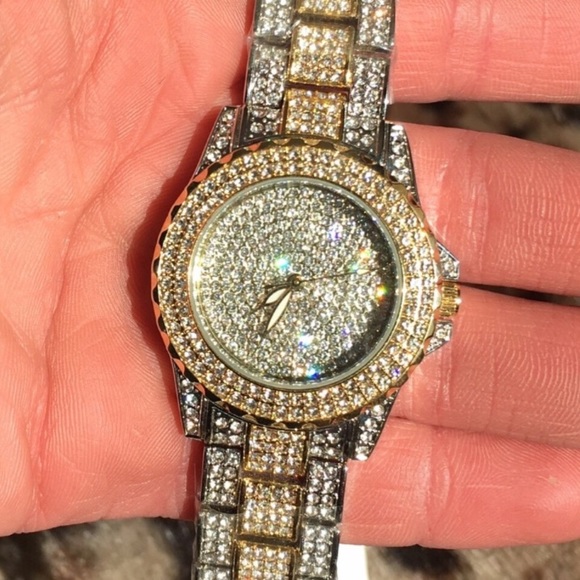 Swarovski Crystal Elements Wristwatch - Picture 8 of 8