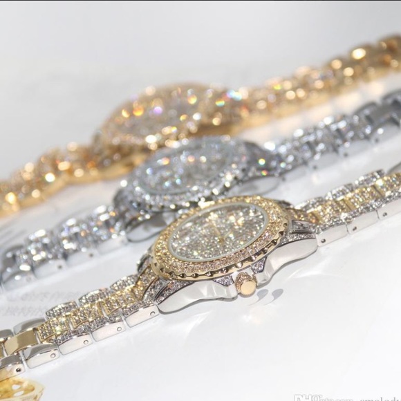 Swarovski Crystal Elements Wristwatch - Picture 2 of 8