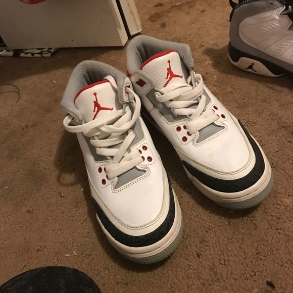 Jordan 3s - Picture 3 of 5