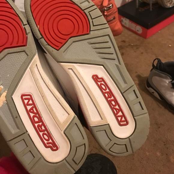 Jordan 3s - Picture 4 of 5