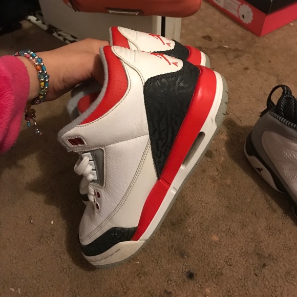 Jordan 3s - Picture 5 of 5