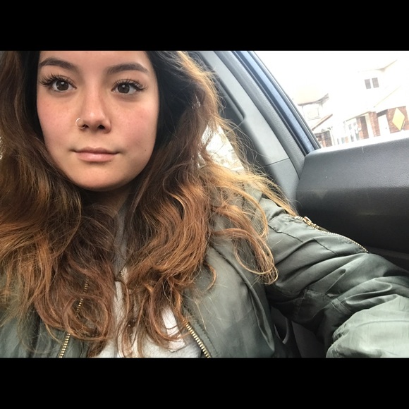 Meet your Posher, Alex - Picture 1 of 1