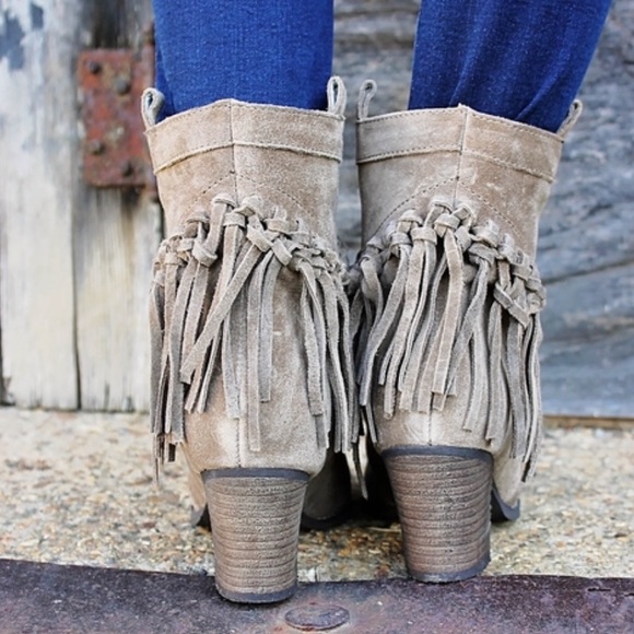 NIB Boho Chic Knotted Fringe Leather Vintage Boot - Picture 8 of 8