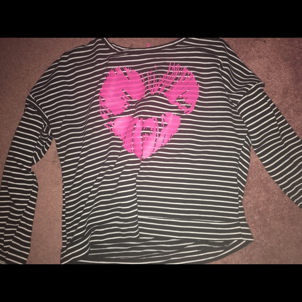 Long sleeve top with zipper back