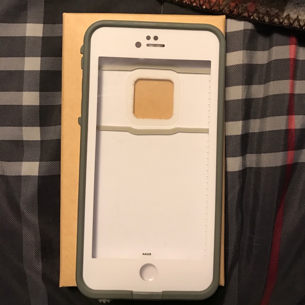iPhone 6 Plus life proof