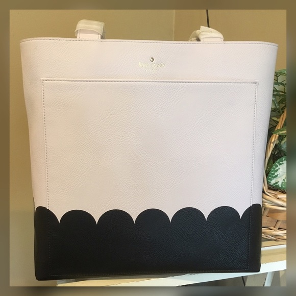 Kate Spade Tote 🎉HP🎉 - Picture 2 of 5
