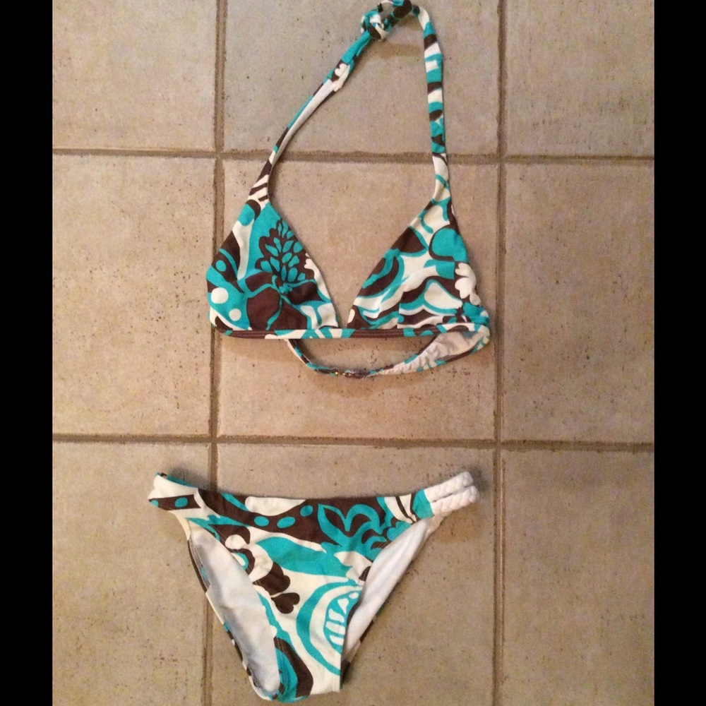 Adorable blue patterned bikini