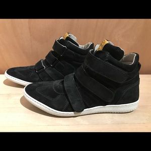 Steve Madden - Flipantt Shoe in Black Suede