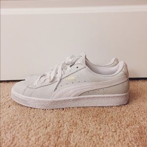 💎CUTE💎 Puma Suede Low-Tops in Etched Herringbone