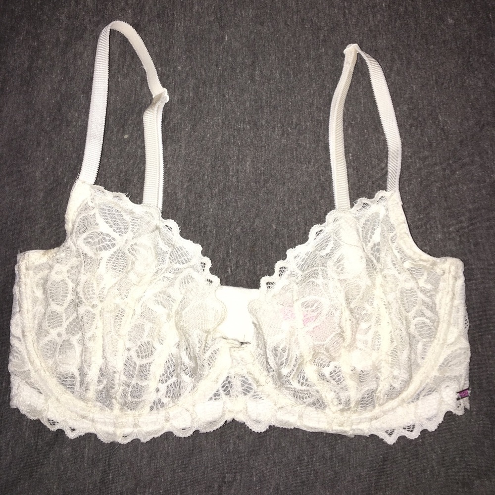 32DD lace unlined bra