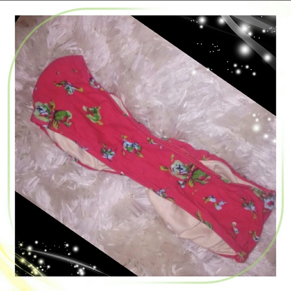 S A L E! Dainty Red Floral Bandeau - Picture 2 of 3