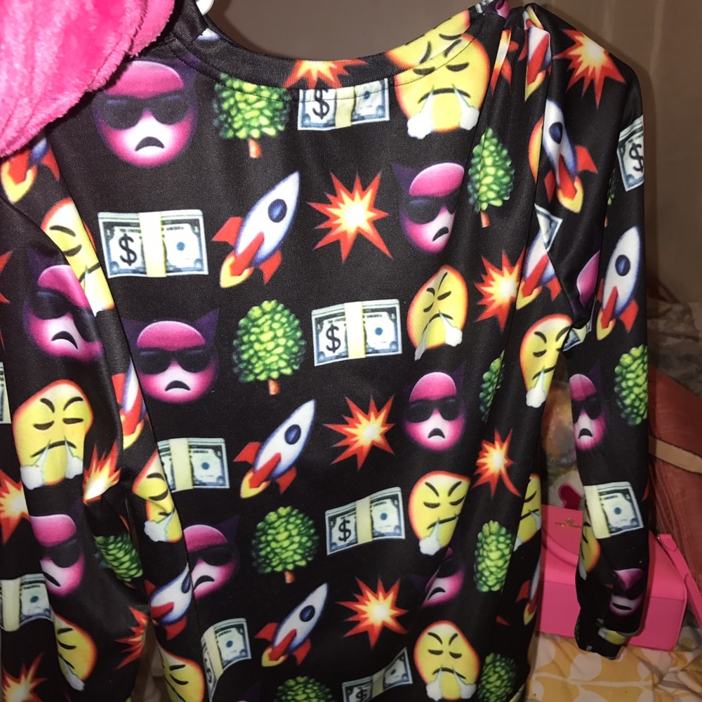 Emoji pull over