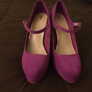 Magenta heels